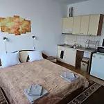 Lägenhet In Flora 4*