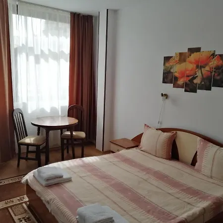 Appartement In Flora 4*