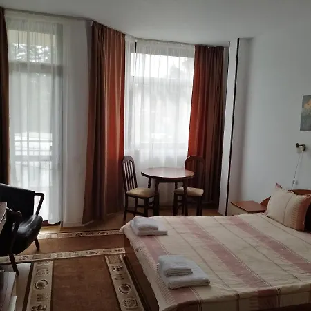 In Flora 4* Borovec