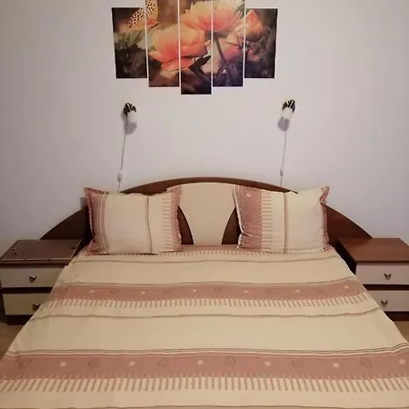 In Flora Apartman 4*