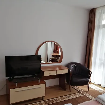 Appartement In Flora 4*